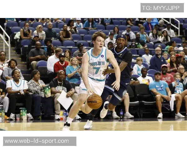 克尼佩尔再创佳绩连续15场命中两记以上三分球刷新新秀历史纪录